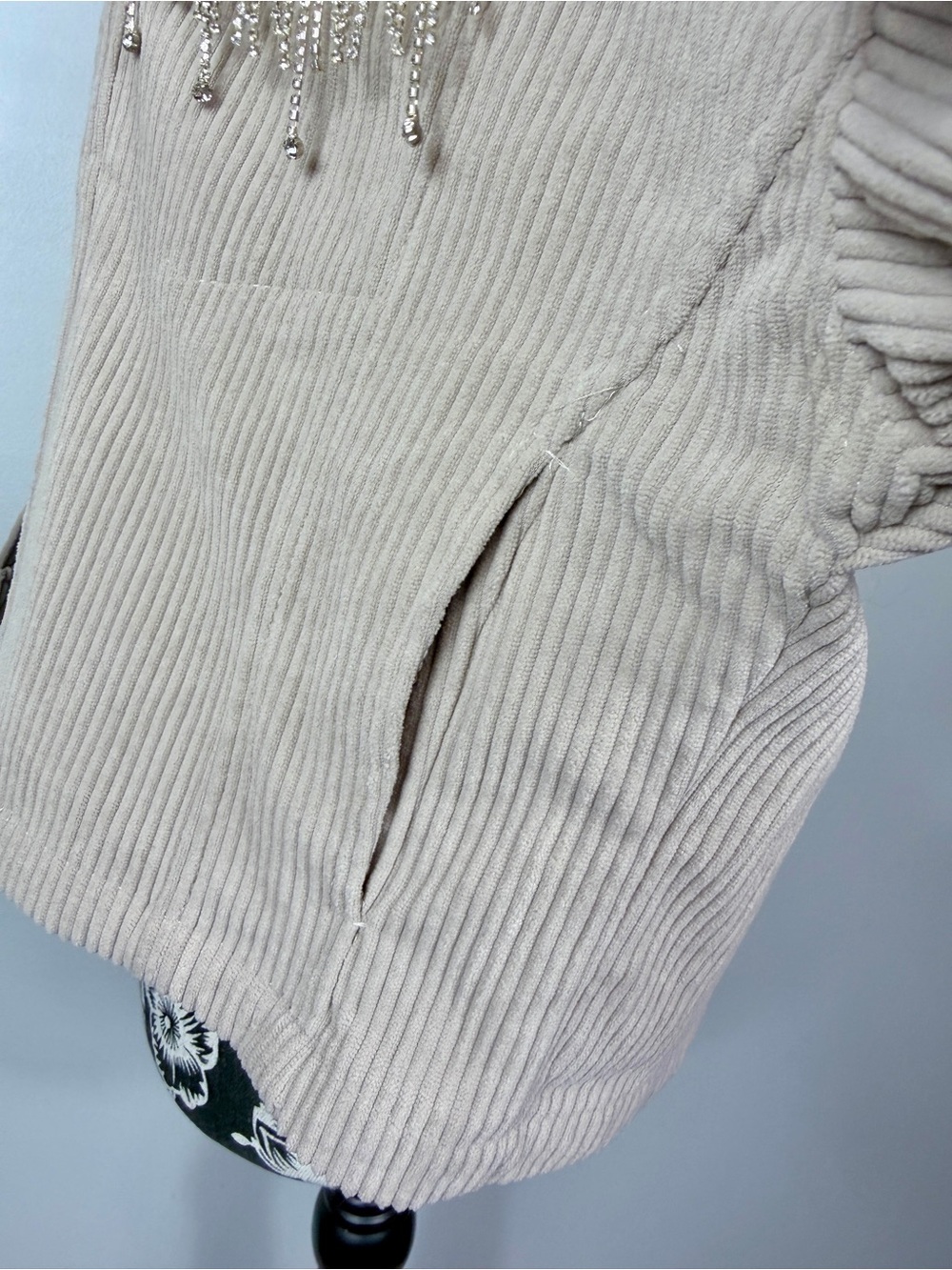 NWT Stoosh beige cropped oversize corduroy rhinestone fringe jacket size large - Picture 8 of 11